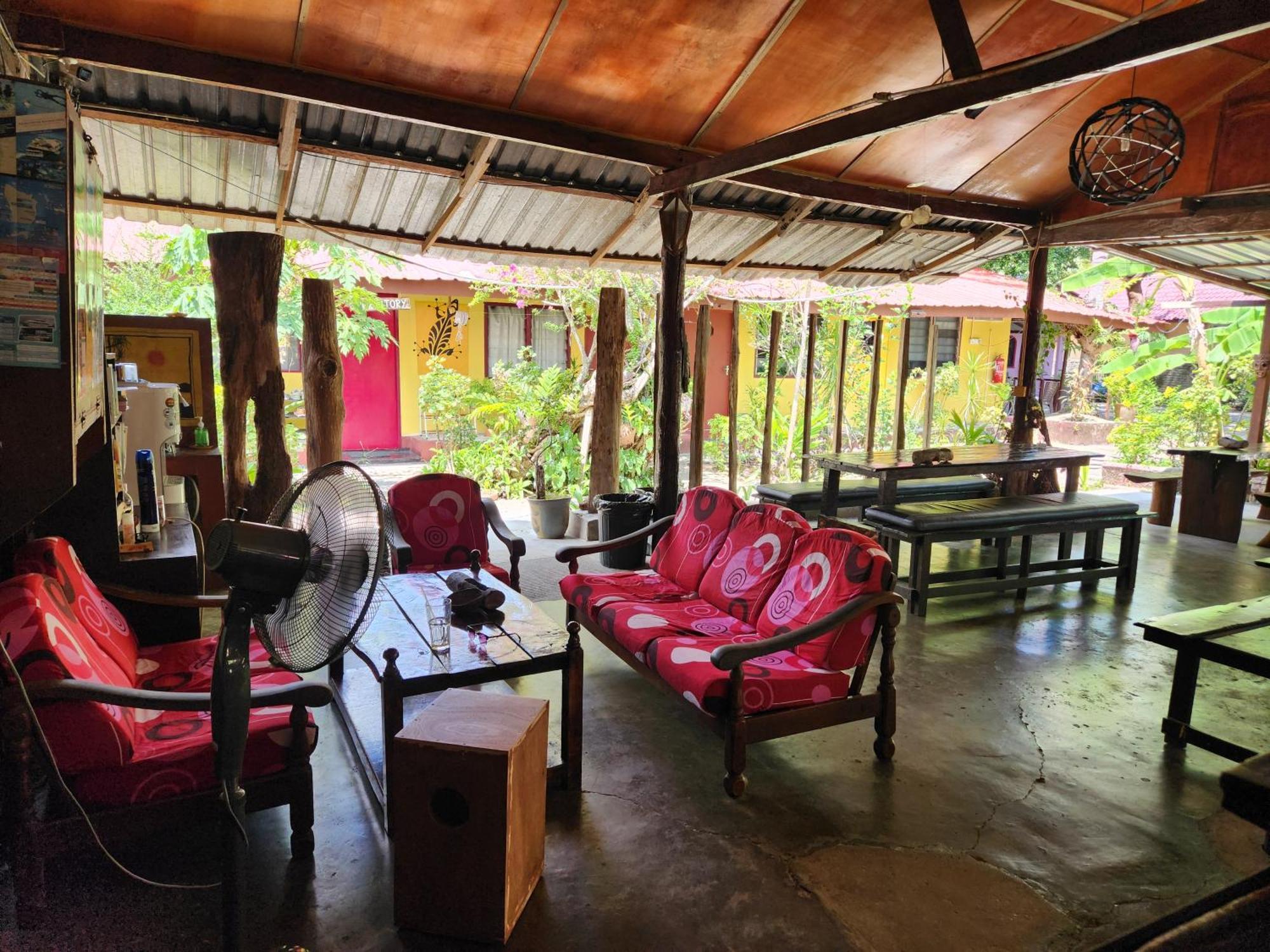 Gecko Guesthouse 판타이체낭 외부 사진